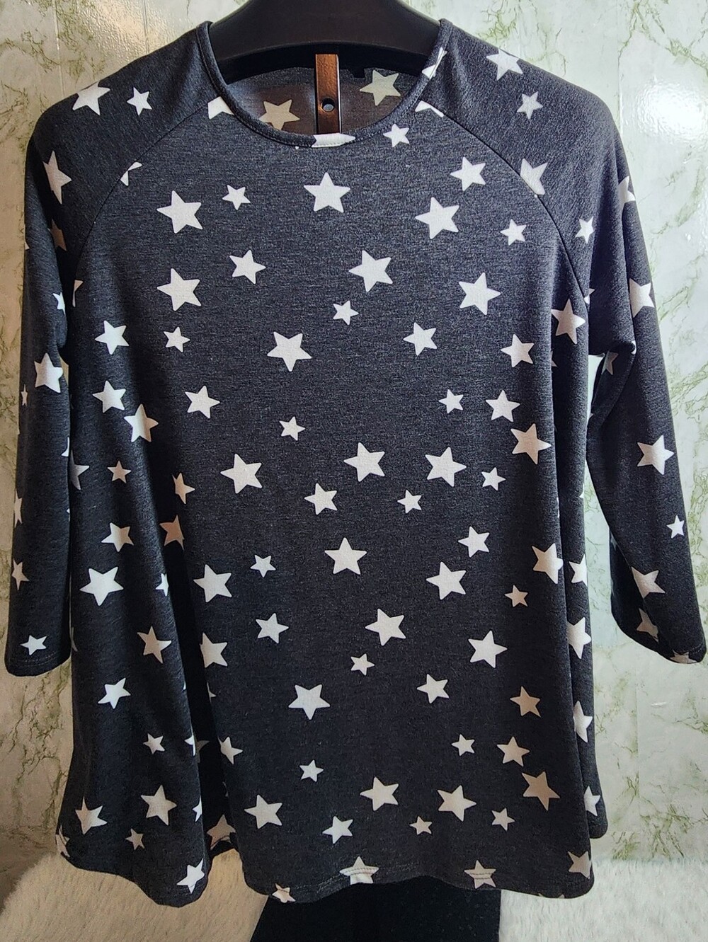Kim & Cami Knit Gray/Star Top